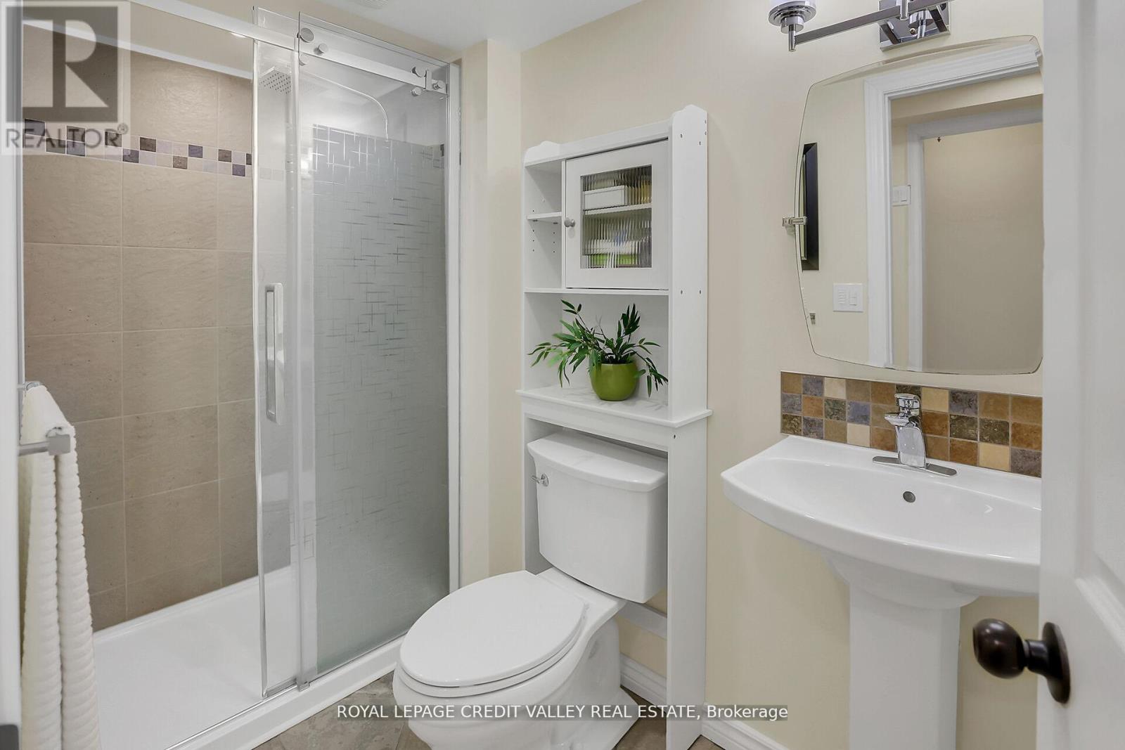 11 Jefferson Court W, Welland, Ontario  L3C 7G5 - Photo 23 - X12548484