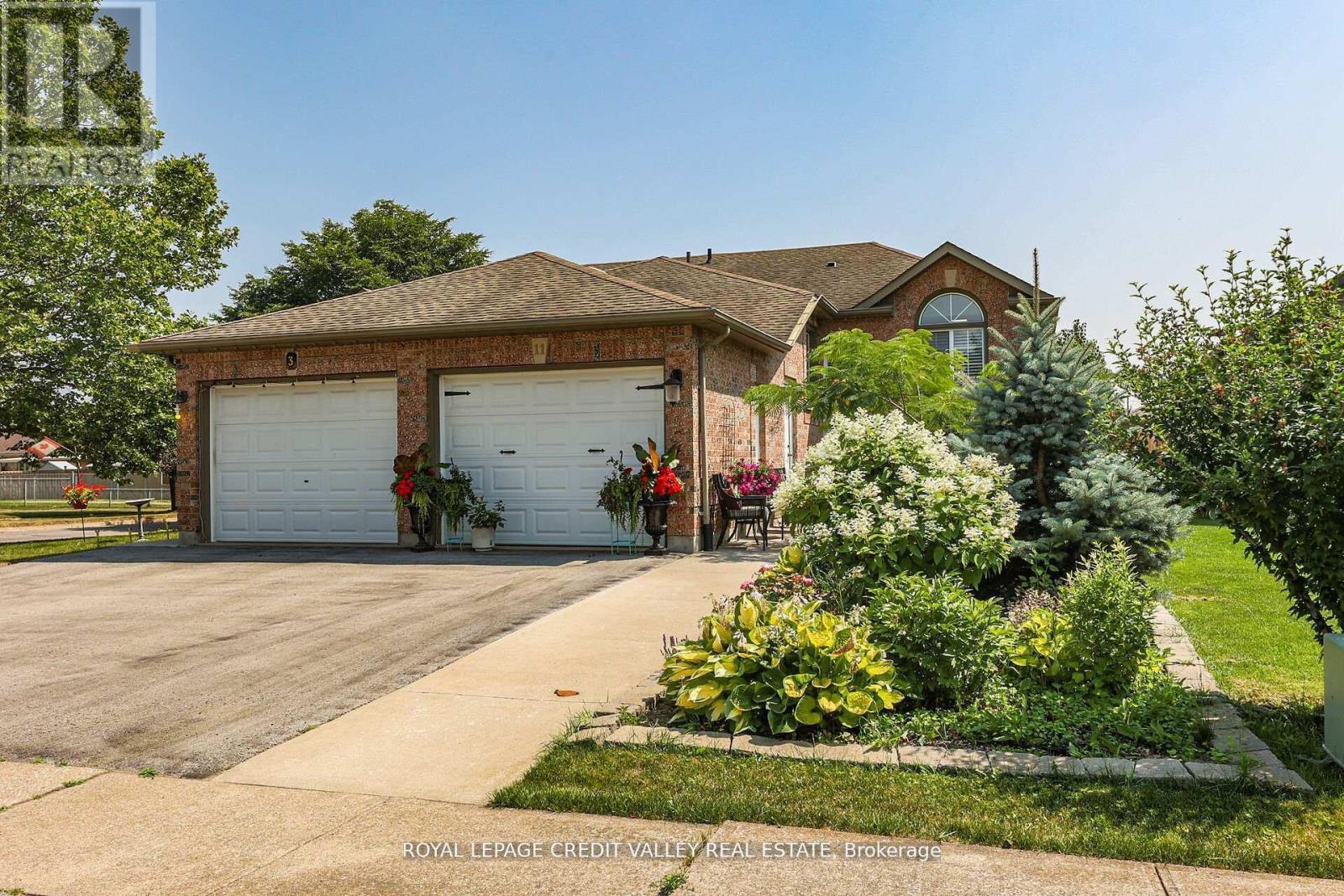 11 Jefferson Court W, Welland, Ontario  L3C 7G5 - Photo 37 - X12548484