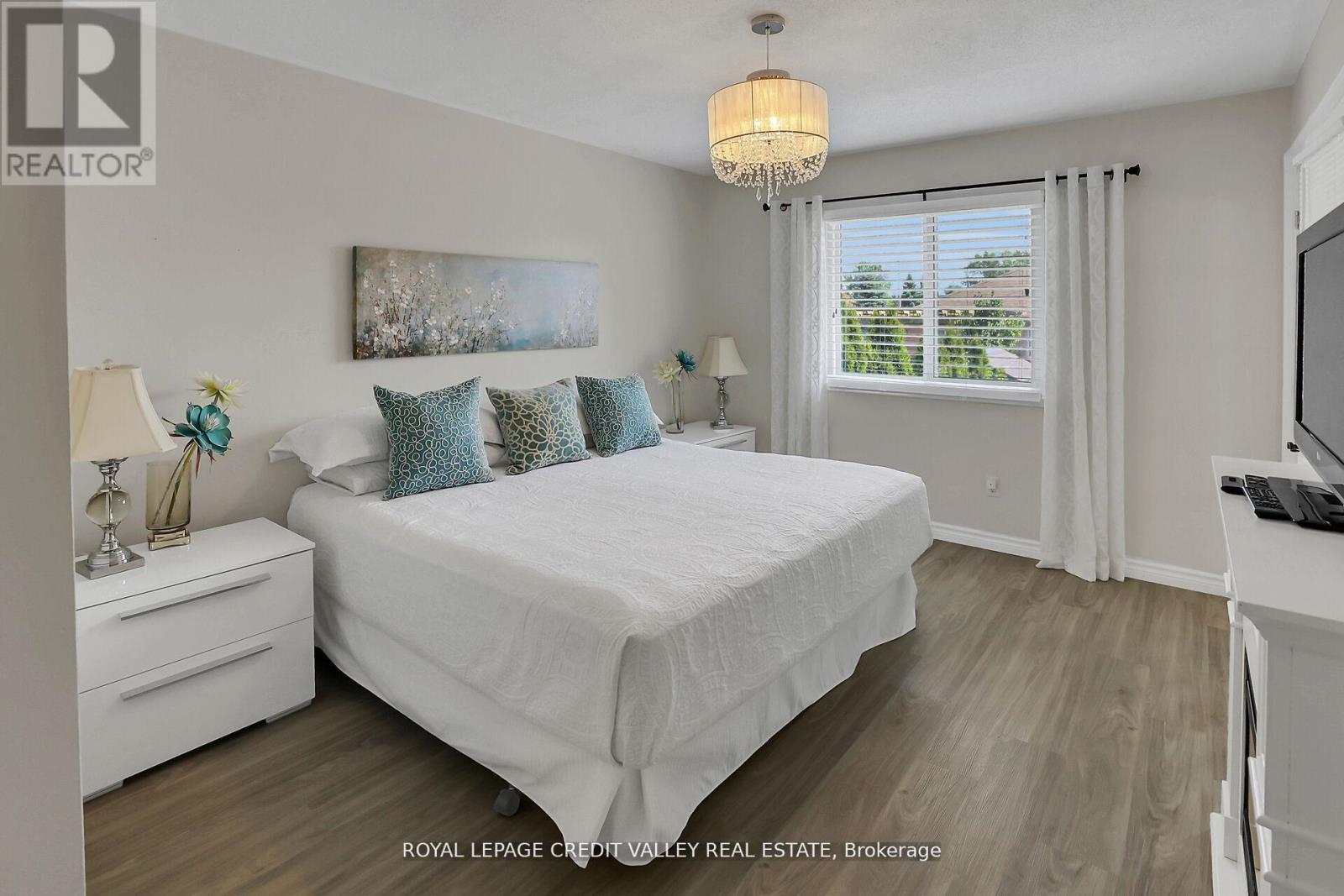 11 Jefferson Court W, Welland, Ontario  L3C 7G5 - Photo 7 - X12548484