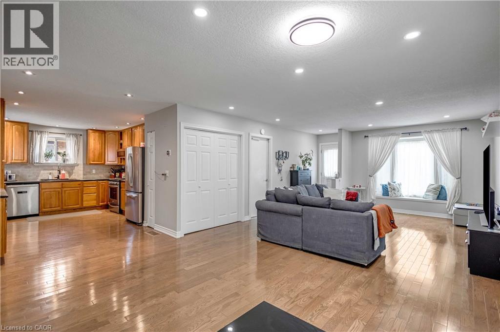 18 Rosewell Street, Hamilton, Ontario L8W 2L1 - Photo 11 - 40788545