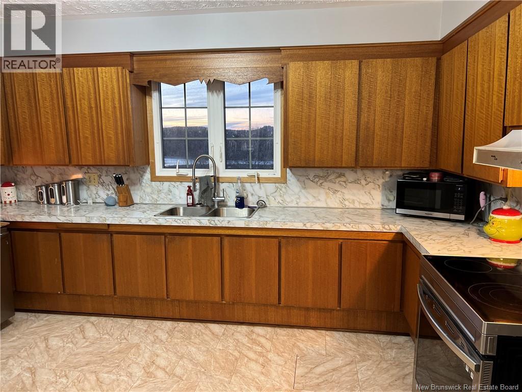 312 Centennial Road, Hampton, New Brunswick  E5N 7L9 - Photo 10 - NB129996