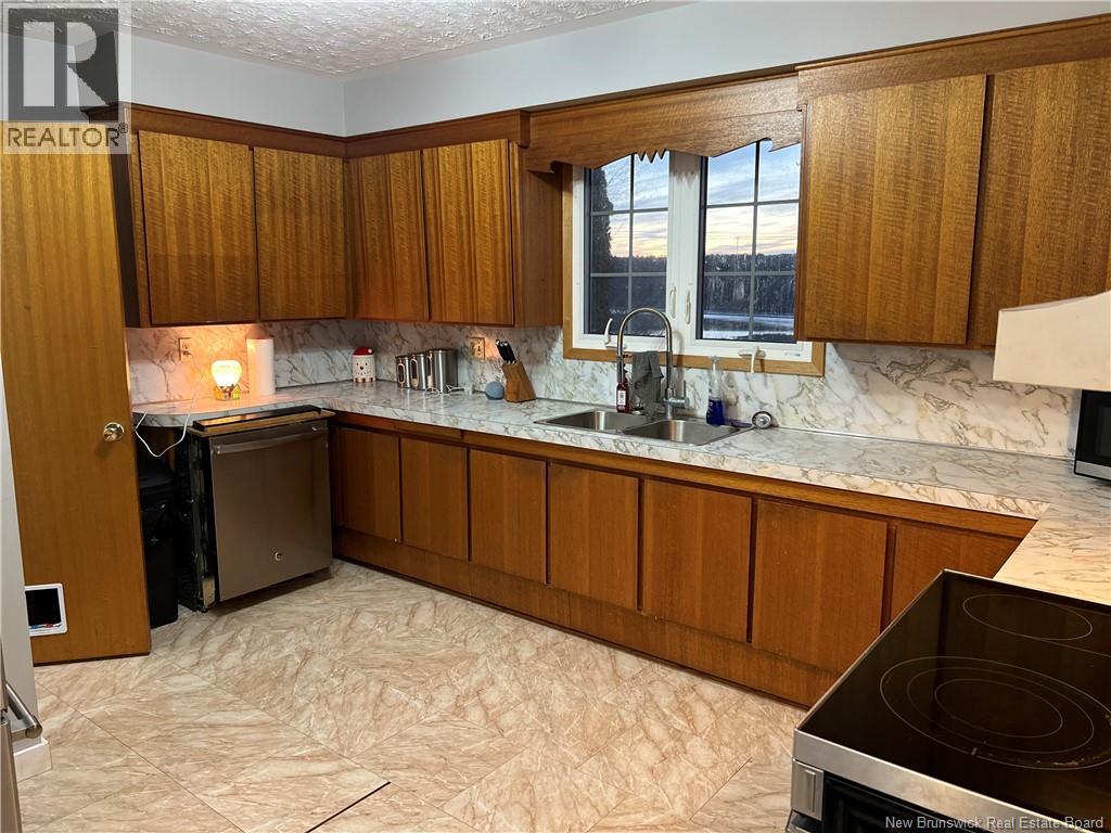 312 Centennial Road, Hampton, New Brunswick  E5N 7L9 - Photo 9 - NB129996