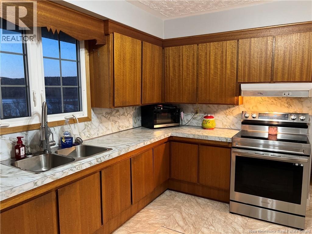 312 Centennial Road, Hampton, New Brunswick  E5N 7L9 - Photo 12 - NB129996