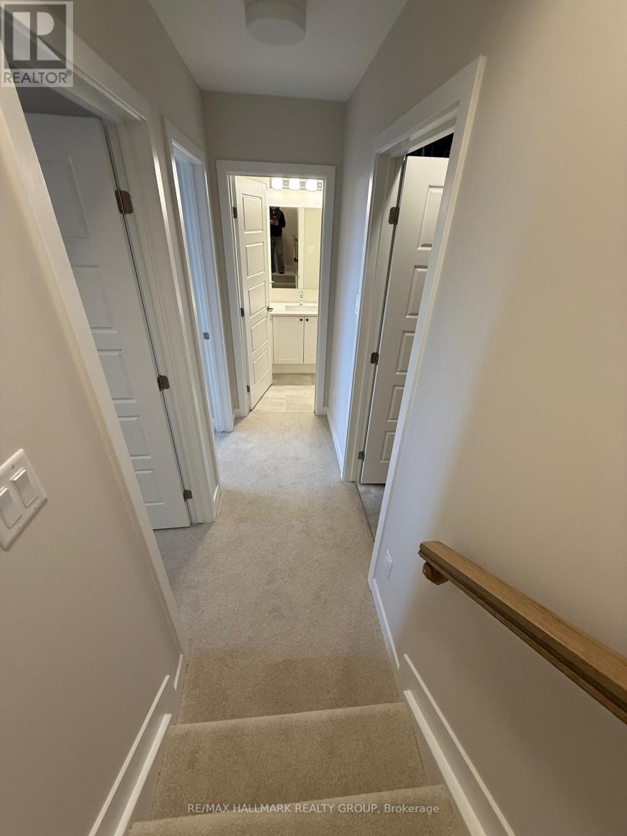 300 Mishi Private, Ottawa, Ontario K1K 0P2 - Photo 11 - X12546700