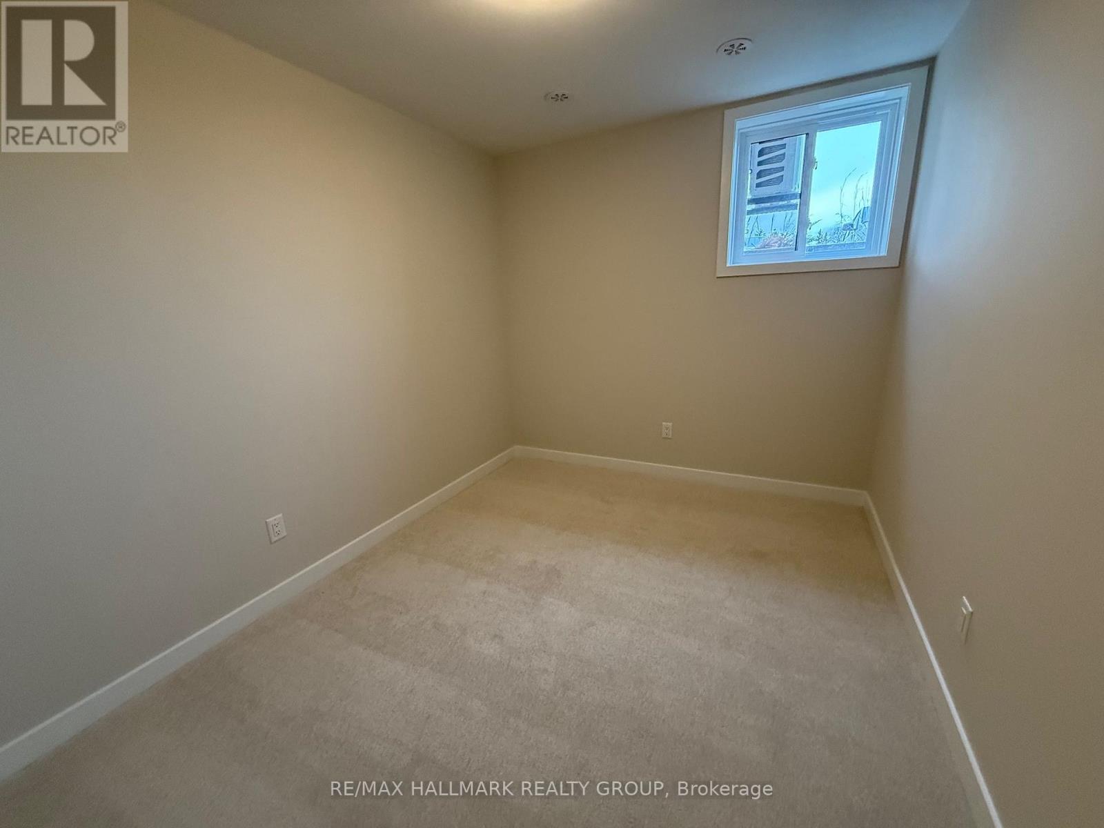 300 Mishi Private, Ottawa, Ontario K1K 0P2 - Photo 12 - X12546700