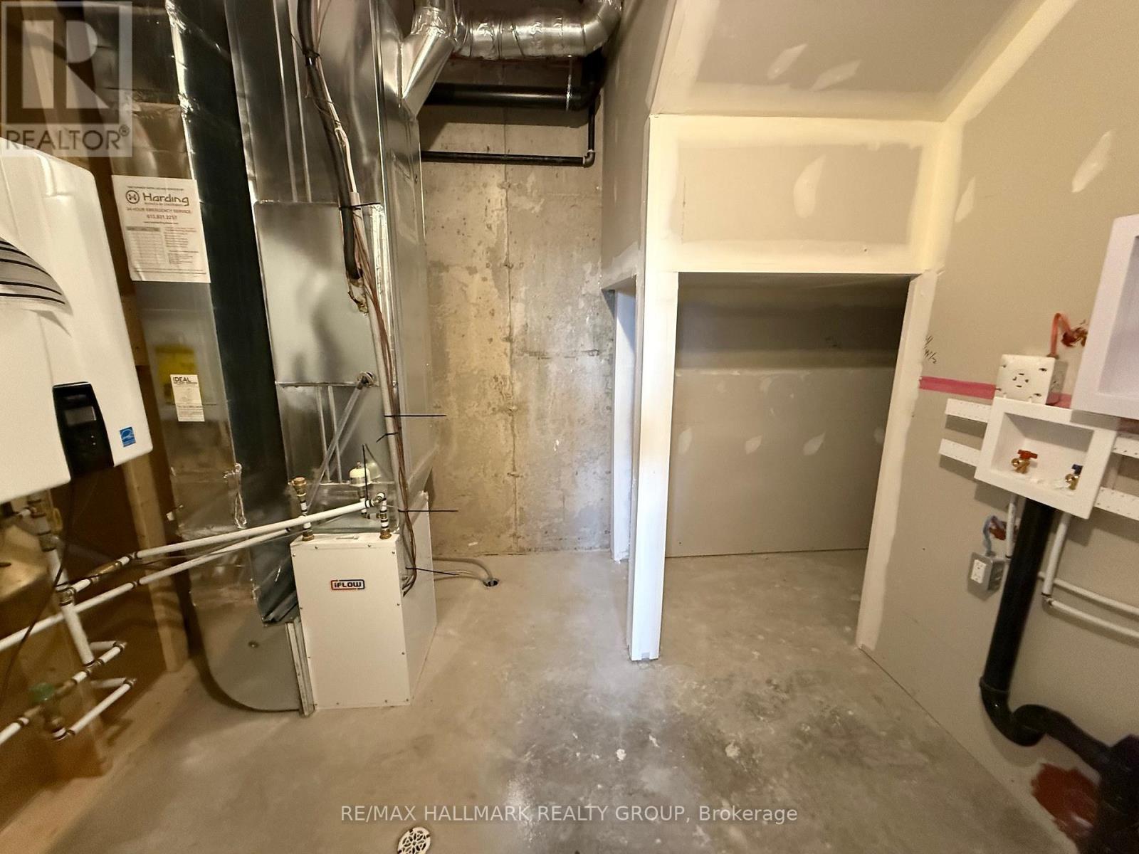 300 Mishi Private, Ottawa, Ontario K1K 0P2 - Photo 15 - X12546700