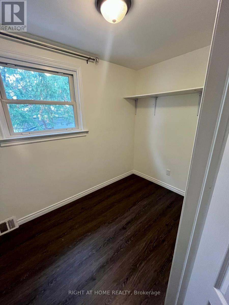 91 Victoria Street, Barrie, Ontario  L4N 2J2 - Photo 12 - S12469204