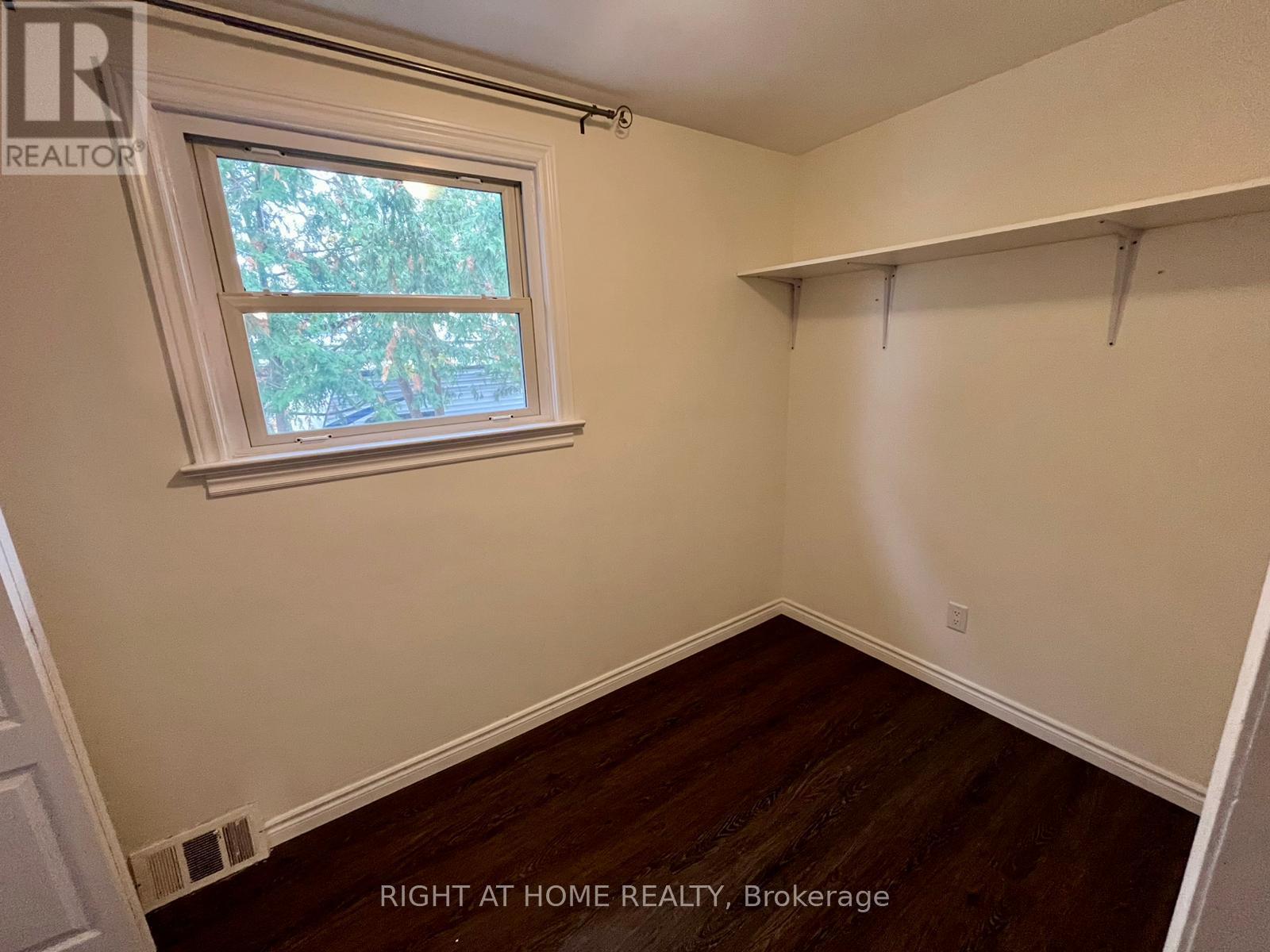 91 Victoria Street, Barrie, Ontario  L4N 2J2 - Photo 9 - S12469204