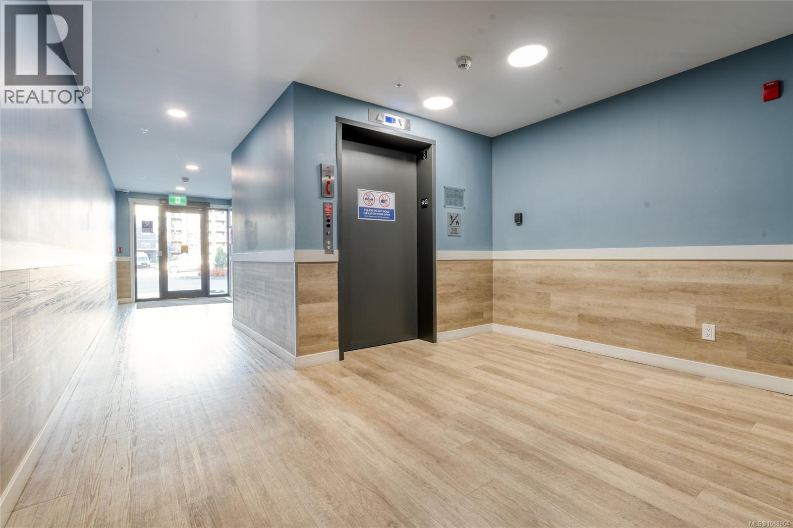 301 2469 Gateway Rd, Langford, British Columbia  V9B 6R7 - Photo 3 - 1018964