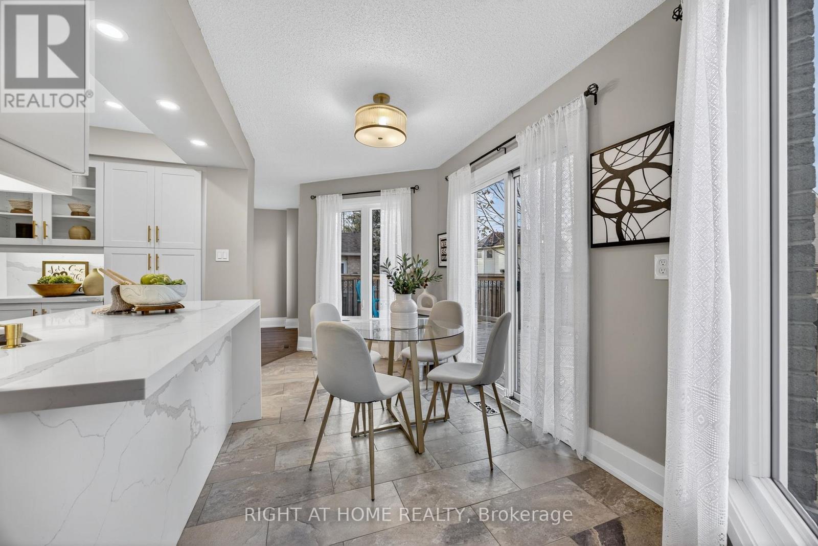 10 Closs Square, Aurora, Ontario L4G 5H7 - Photo 14 - N12548518