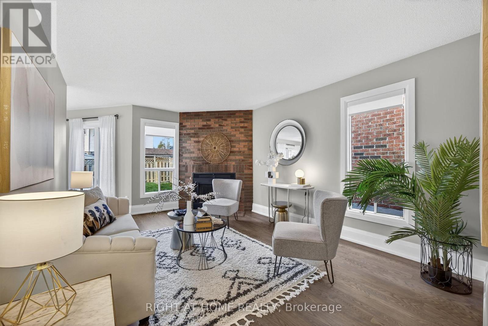 10 Closs Square, Aurora, Ontario L4G 5H7 - Photo 15 - N12548518