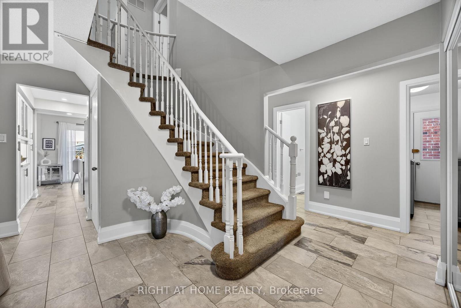 10 Closs Square, Aurora, Ontario L4G 5H7 - Photo 20 - N12548518