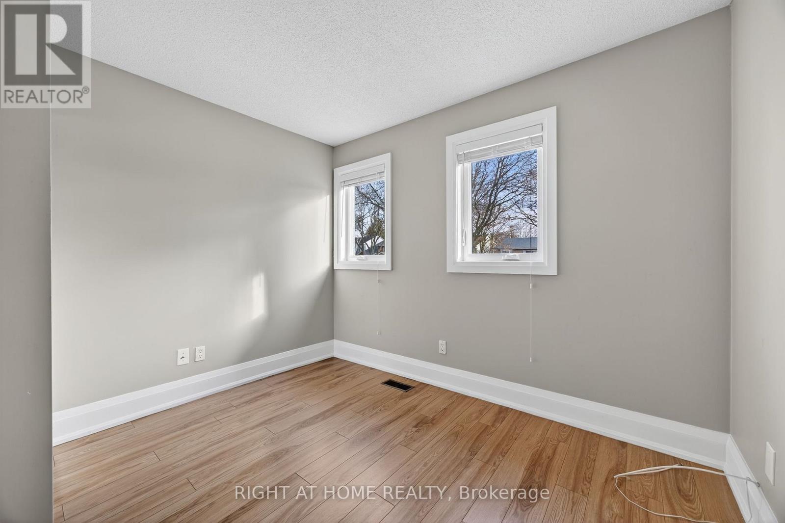 10 Closs Square, Aurora, Ontario L4G 5H7 - Photo 30 - N12548518