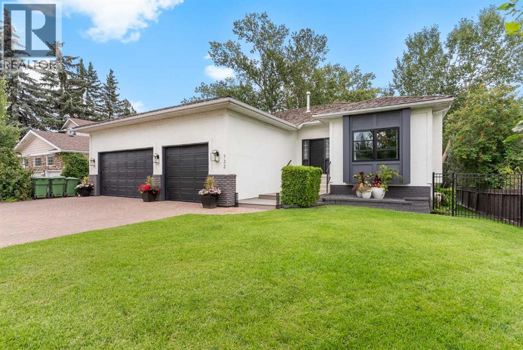 732 West Chestermere Drive, Chestermere, Alberta  T1X 1B5 - Photo 3 - A2250604