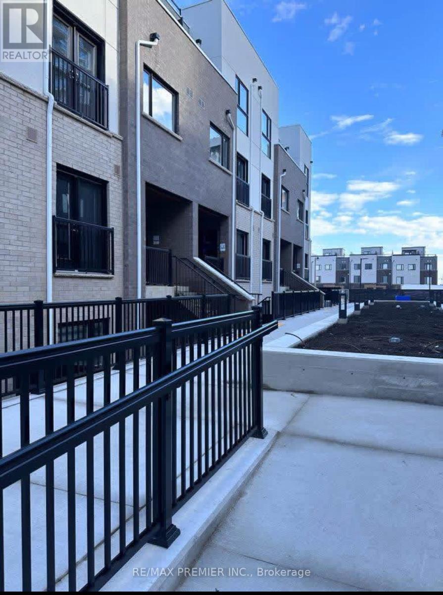 345 - 349 Wheat Boom Drive, Oakville, Ontario  L6H 0R4 - Photo 12 - W12548512