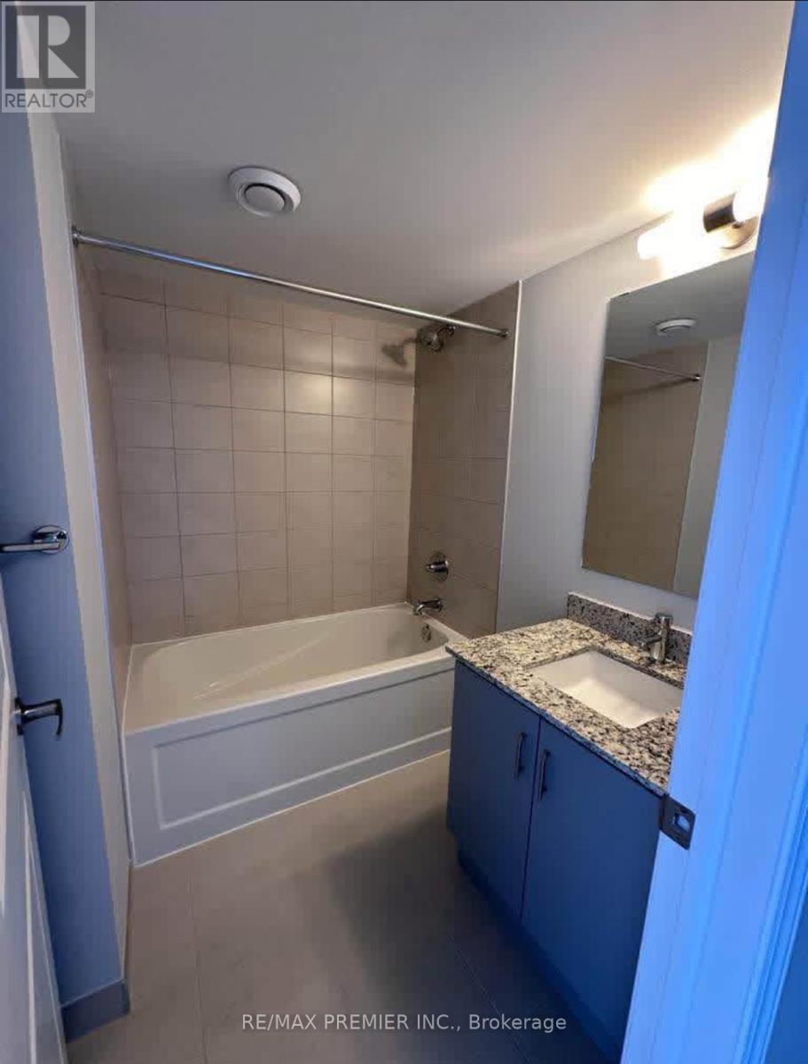 345 - 349 Wheat Boom Drive, Oakville, Ontario  L6H 0R4 - Photo 13 - W12548512