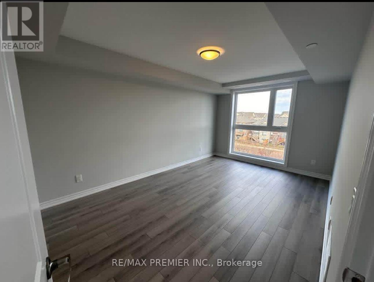 345 - 349 Wheat Boom Drive, Oakville, Ontario  L6H 0R4 - Photo 5 - W12548512