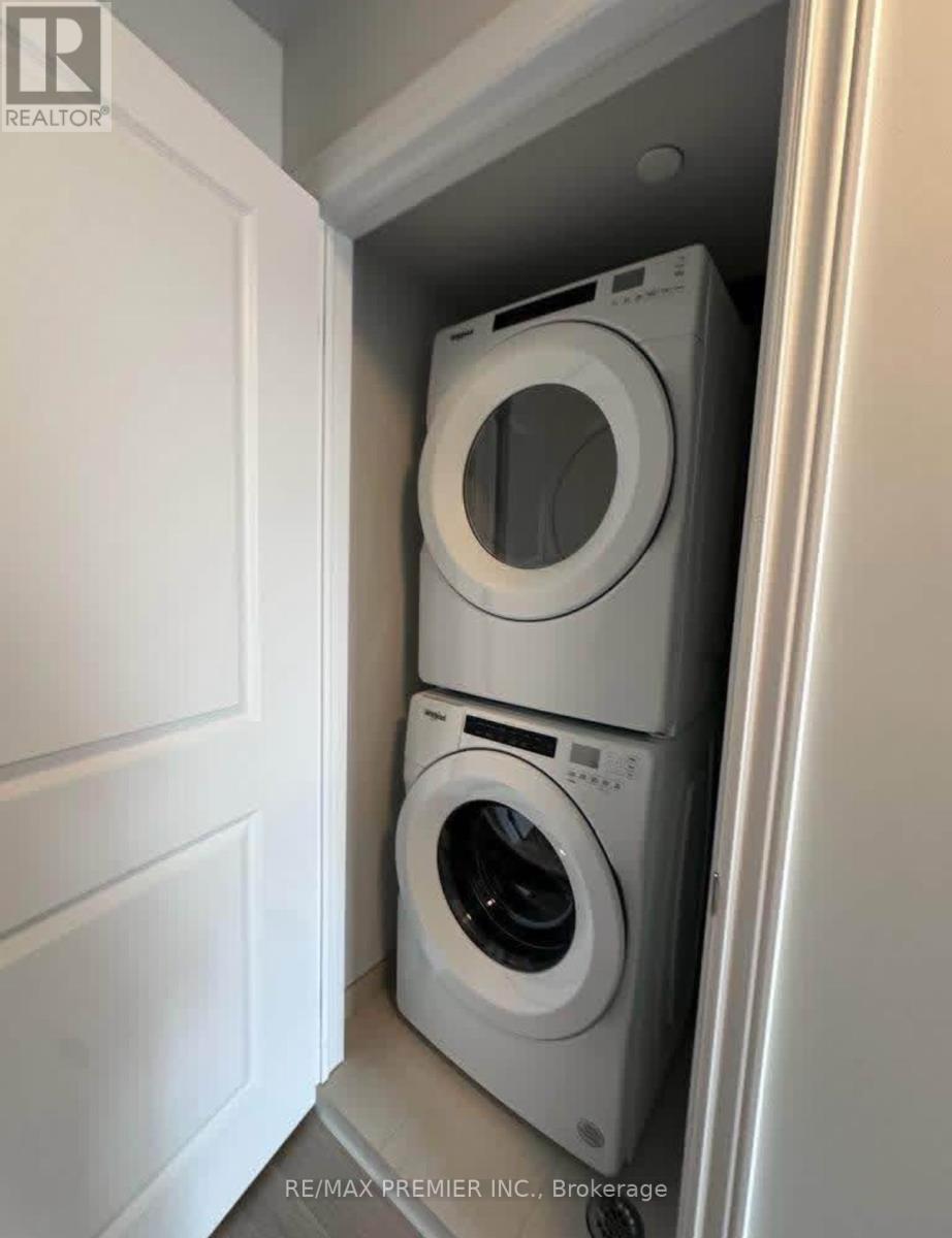 345 - 349 Wheat Boom Drive, Oakville, Ontario  L6H 0R4 - Photo 7 - W12548512