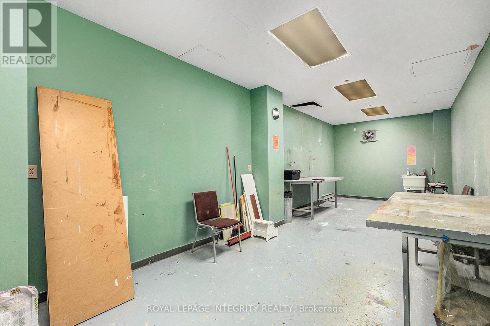 210 - 1025 Grenon Avenue, Ottawa, Ontario K2B 8S5 - Photo 35 - X12548566