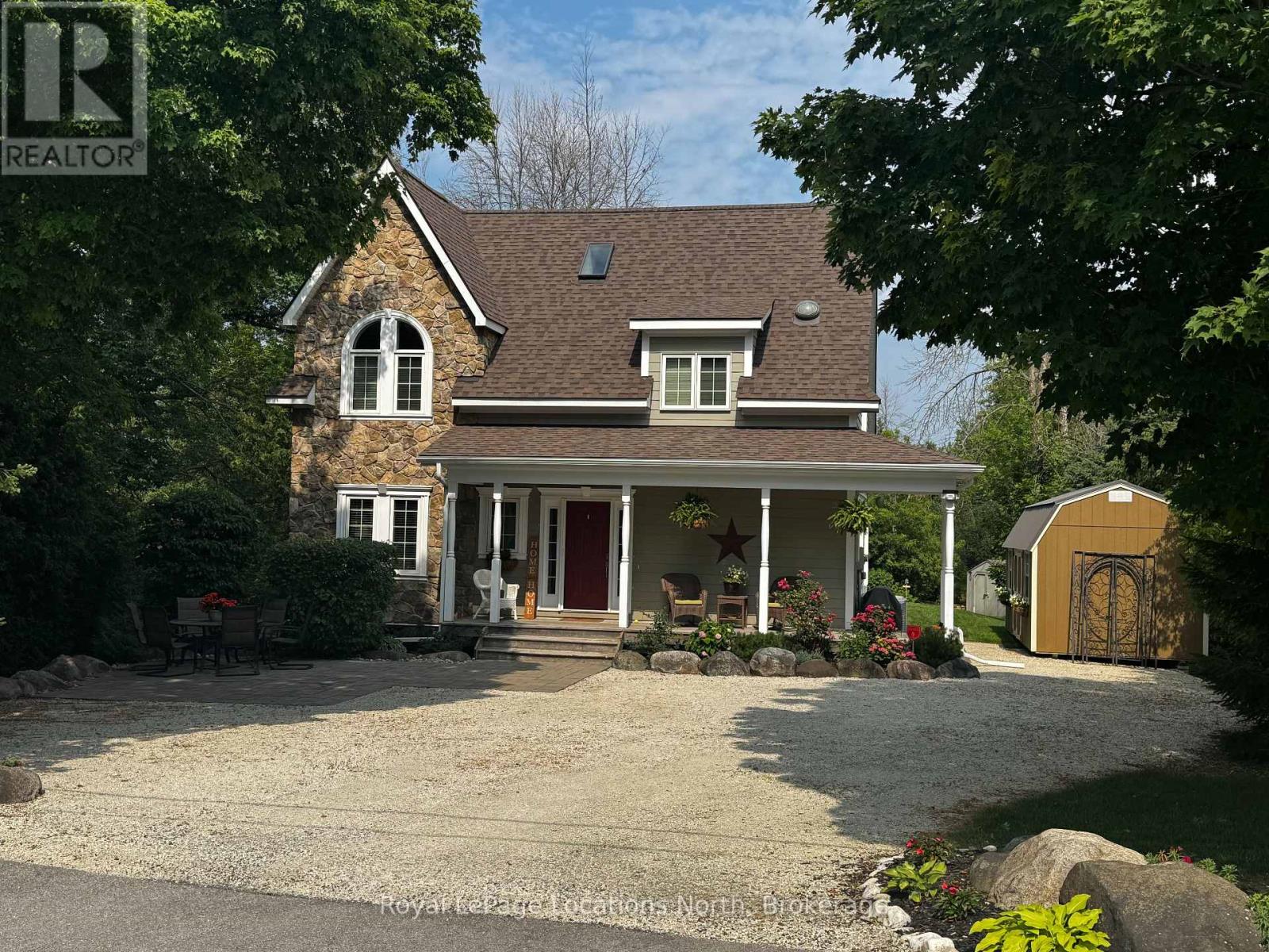 213 Camperdown Road, Blue Mountains, Ontario  N0H 1J0 - Photo 2 - X12548562