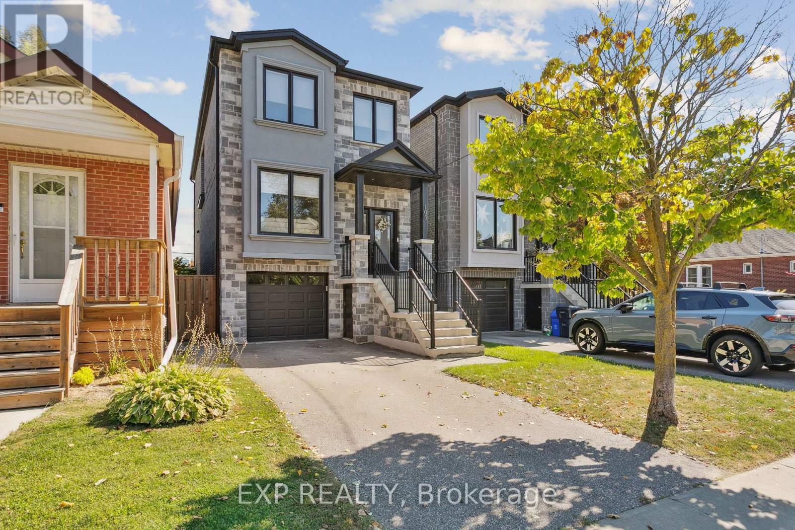 105 TWENTY SECOND STREET, Toronto, Ontario