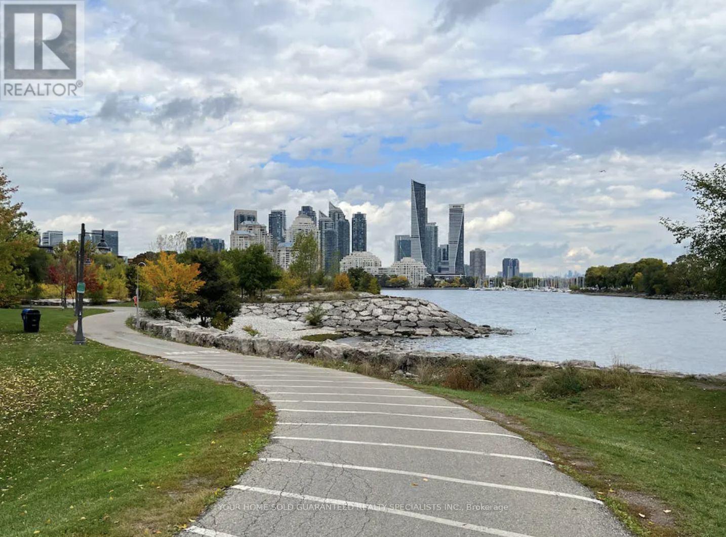 2518 Lake Shore Boulevard W, Toronto, Ontario  M8V 1E1 - Photo 9 - W12507626