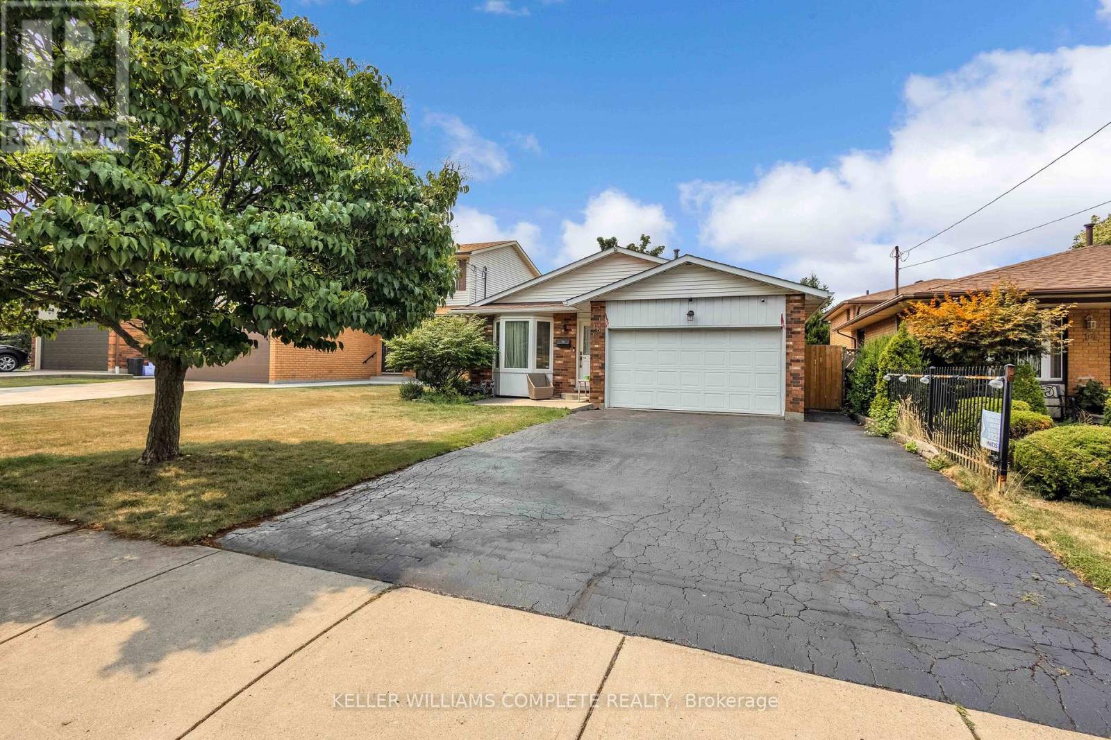 18 Rosewell Street, Hamilton, Ontario  L8W 2L1 - Photo 2 - X12548572