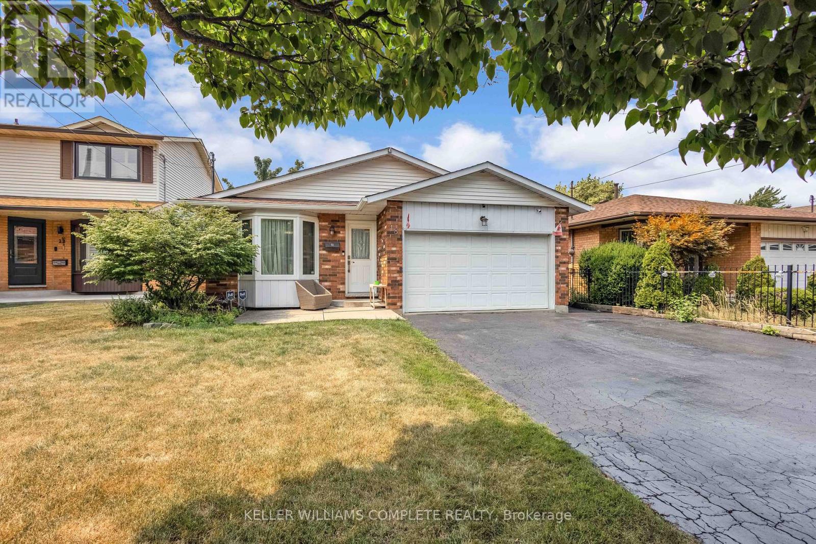 18 Rosewell Street, Hamilton, Ontario  L8W 2L1 - Photo 3 - X12548572