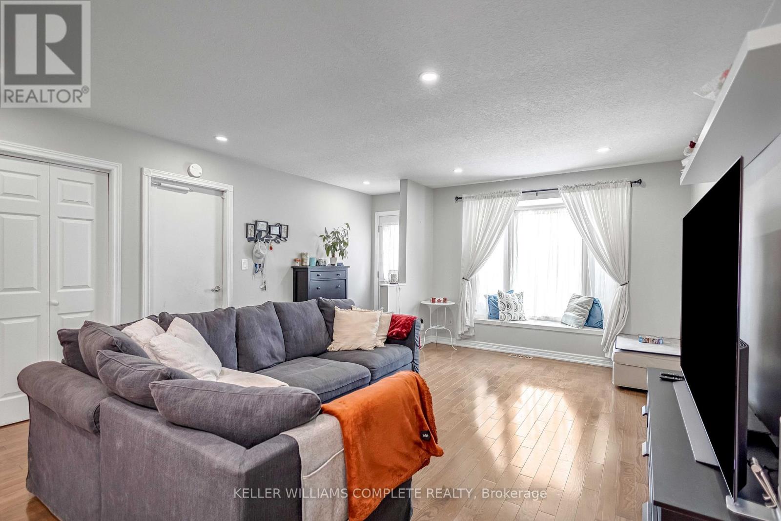 18 Rosewell Street, Hamilton, Ontario  L8W 2L1 - Photo 6 - X12548572