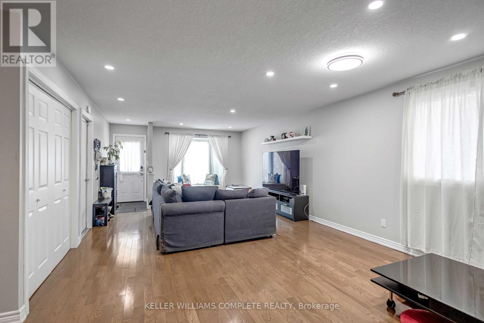 18 Rosewell Street, Hamilton, Ontario  L8W 2L1 - Photo 7 - X12548572