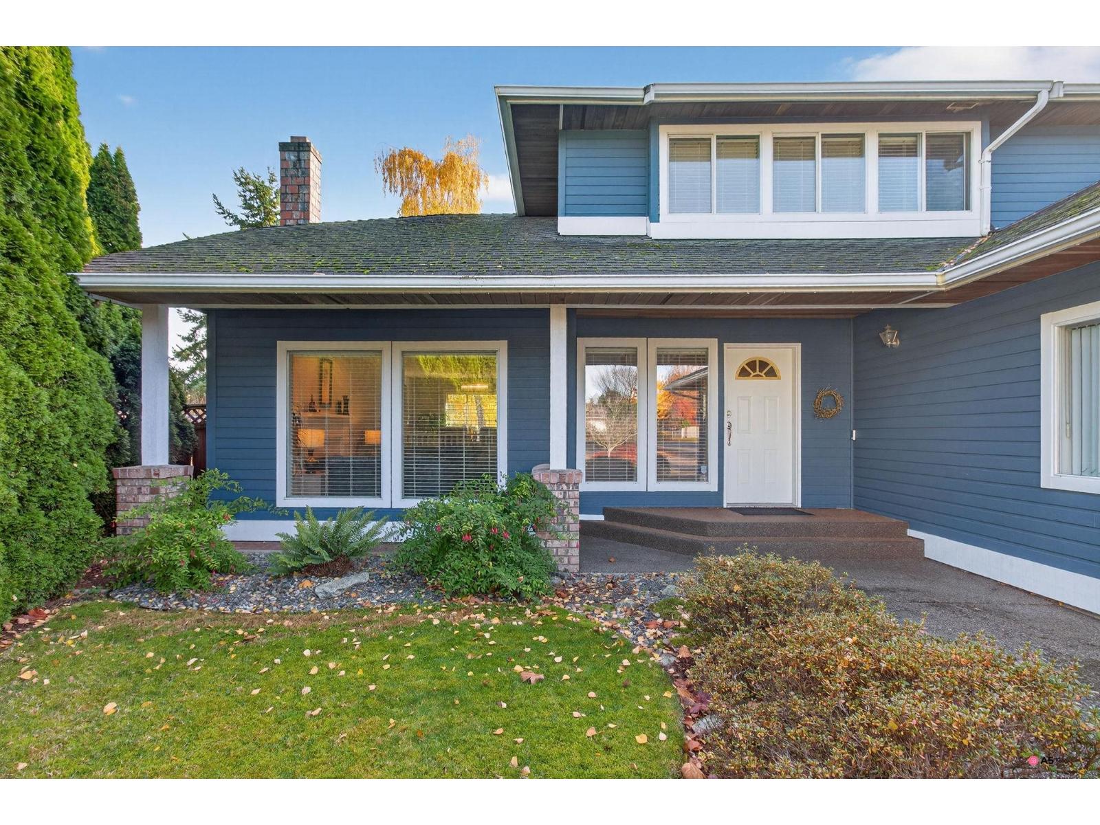 14082 17 Avenue, Surrey, British Columbia  V4A 8K4 - Photo 2 - R3066926