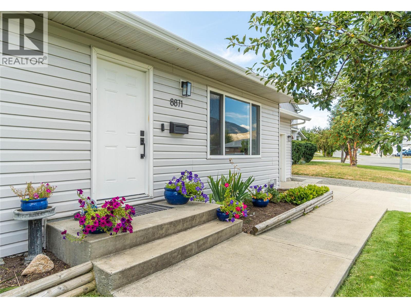 8871 Badger Drive, Kamloops, British Columbia  V2C 6V2 - Photo 4 - 10369098