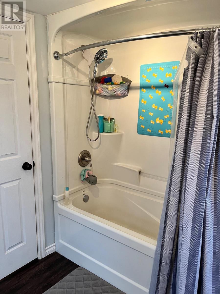 67 Goldshore Road, Red Lake, Ontario P0V 2M0 - Photo 12 - TB253233