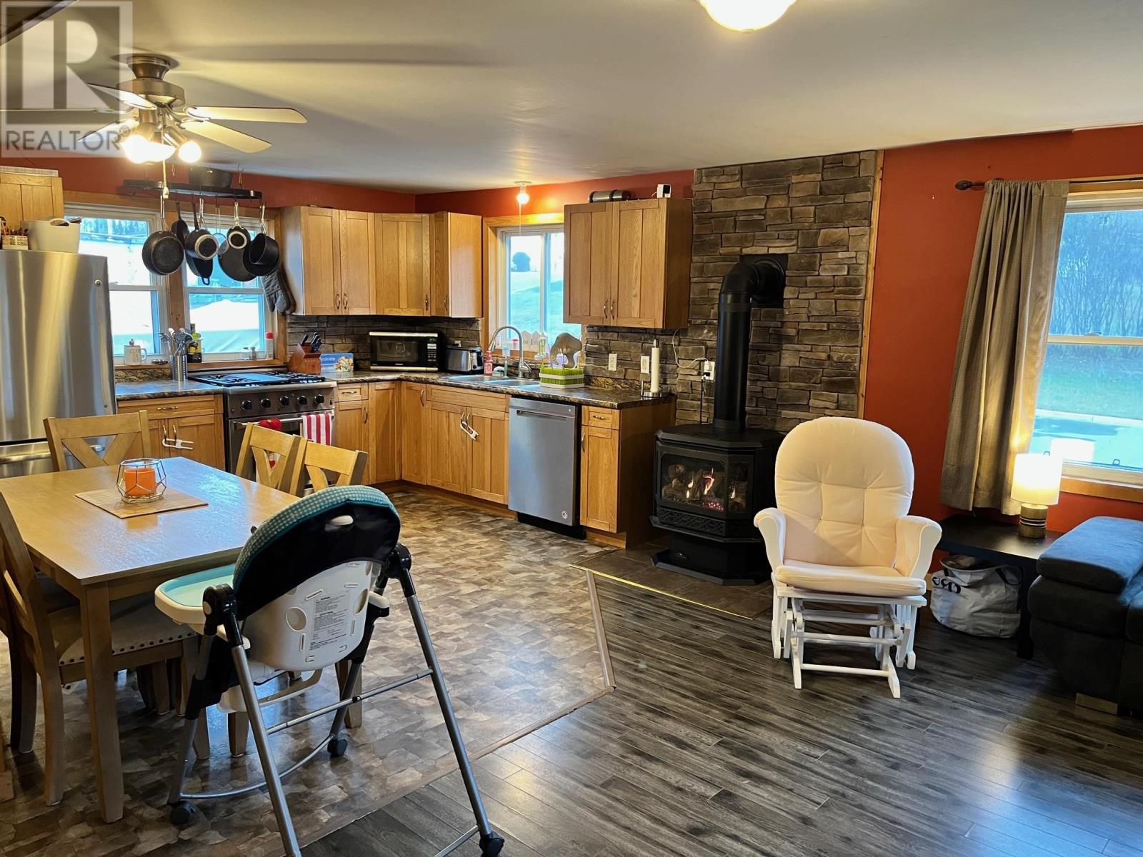 67 Goldshore Road, Red Lake, Ontario P0V 2M0 - Photo 6 - TB253233