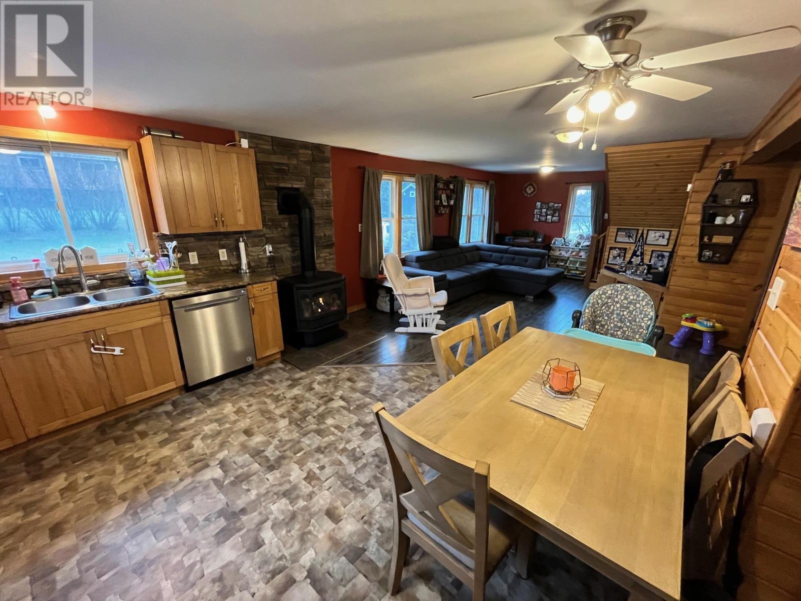 67 Goldshore Road, Red Lake, Ontario P0V 2M0 - Photo 7 - TB253233