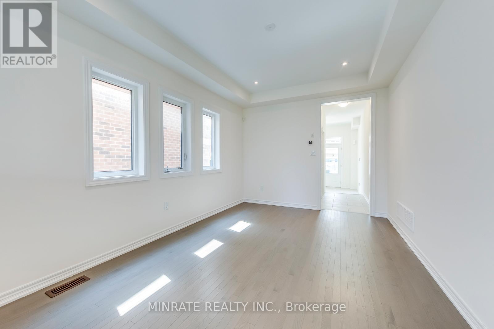 3139 Goodyear Road, Burlington, Ontario L7M 1A2 - Photo 4 - W12403597