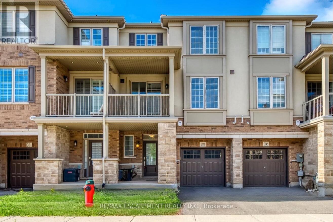 383 Grantham Common, Oakville, Ontario  L6H 0P8 - Photo 2 - W12532104