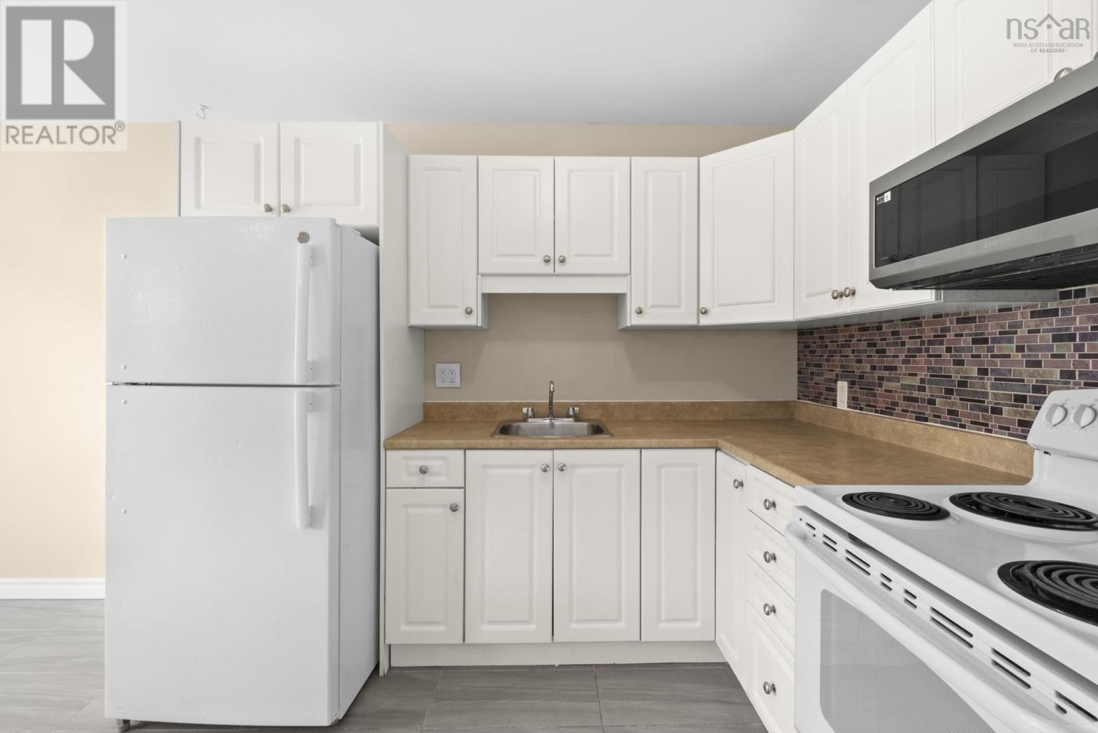 65 Prince Street, Lower Sackville, Nova Scotia  B4C 1L2 - Photo 6 - 202524808