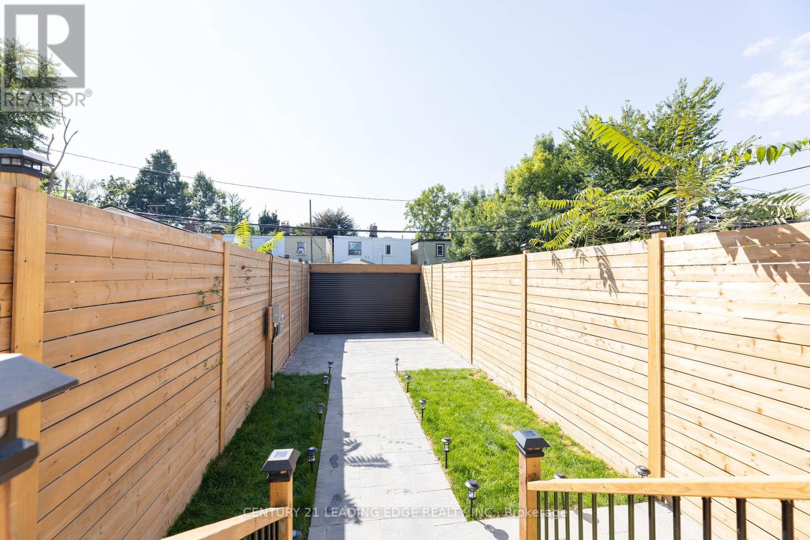 12 Marigold Avenue, Toronto, Ontario  M4M 3B2 - Photo 34 - E12530644