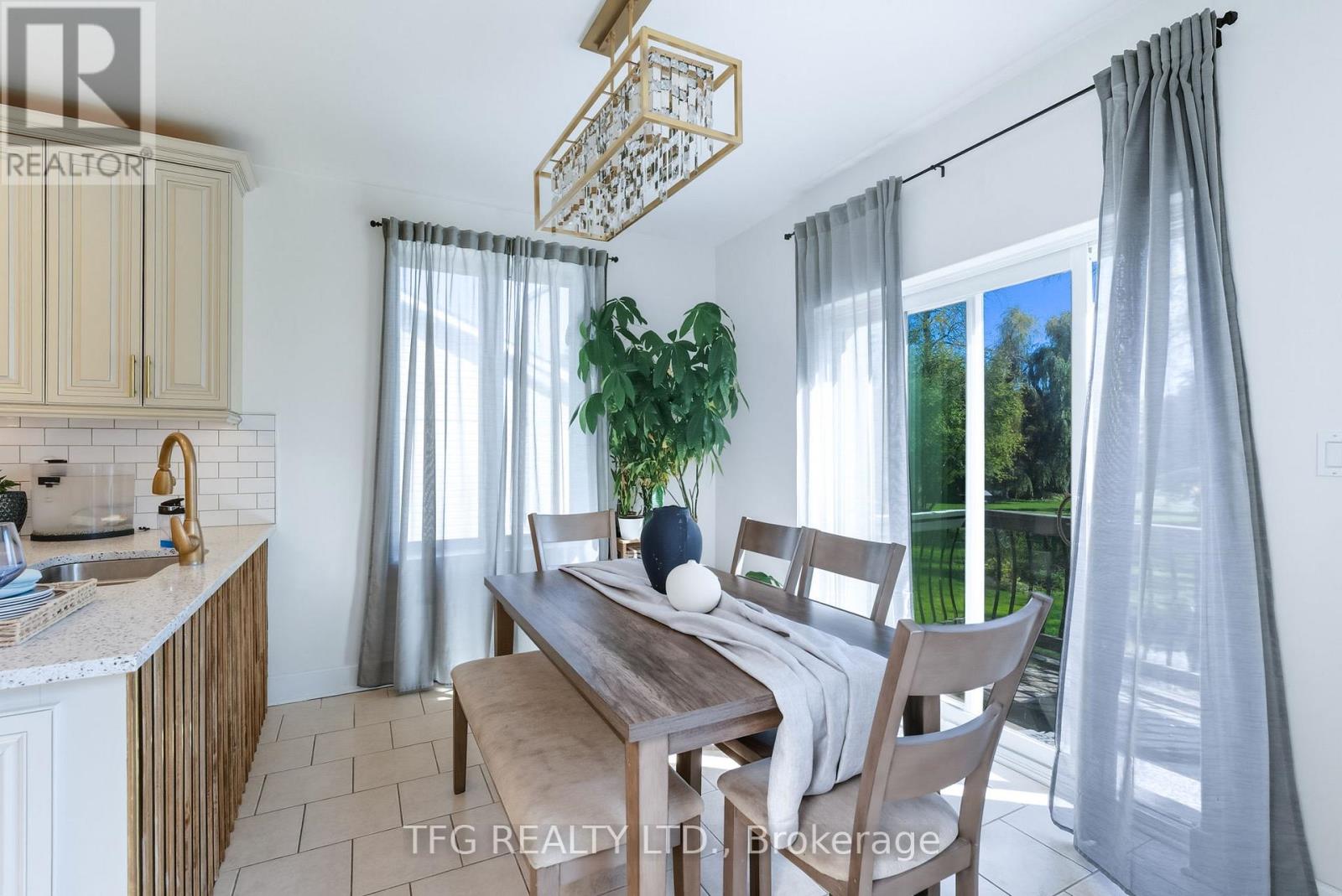 165 Bayshore Drive, Ramara, Ontario  L0K 1B0 - Photo 18 - S12548632