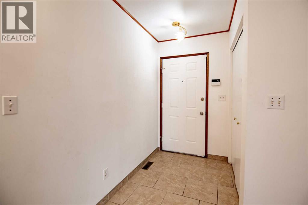 93 Westview Drive, Sylvan Lake, Alberta  T4S 1H8 - Photo 11 - A2270108