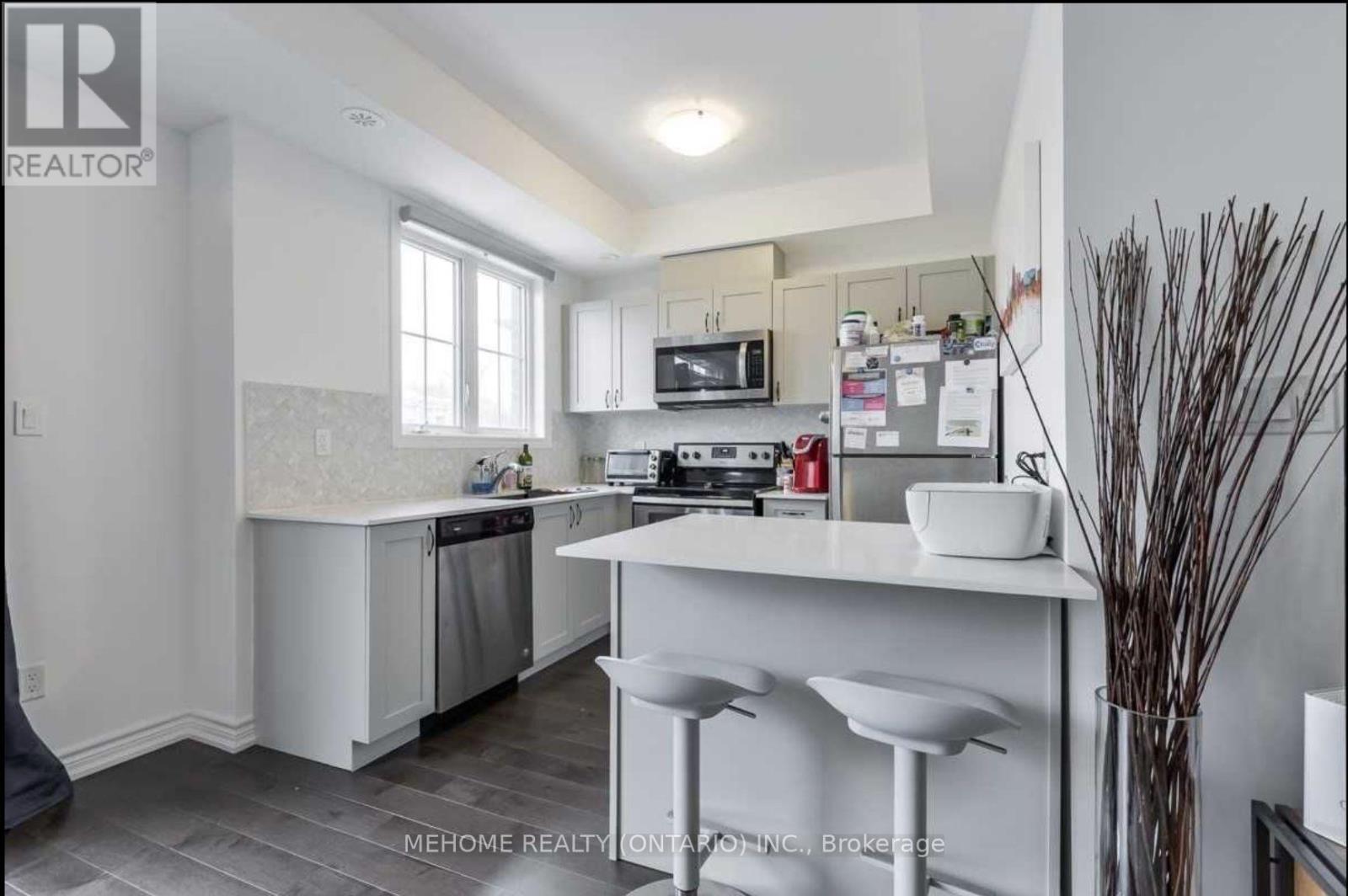 319 - 199 Pine Grove Road, Vaughan, Ontario  L4L 2H7 - Photo 5 - N12515052