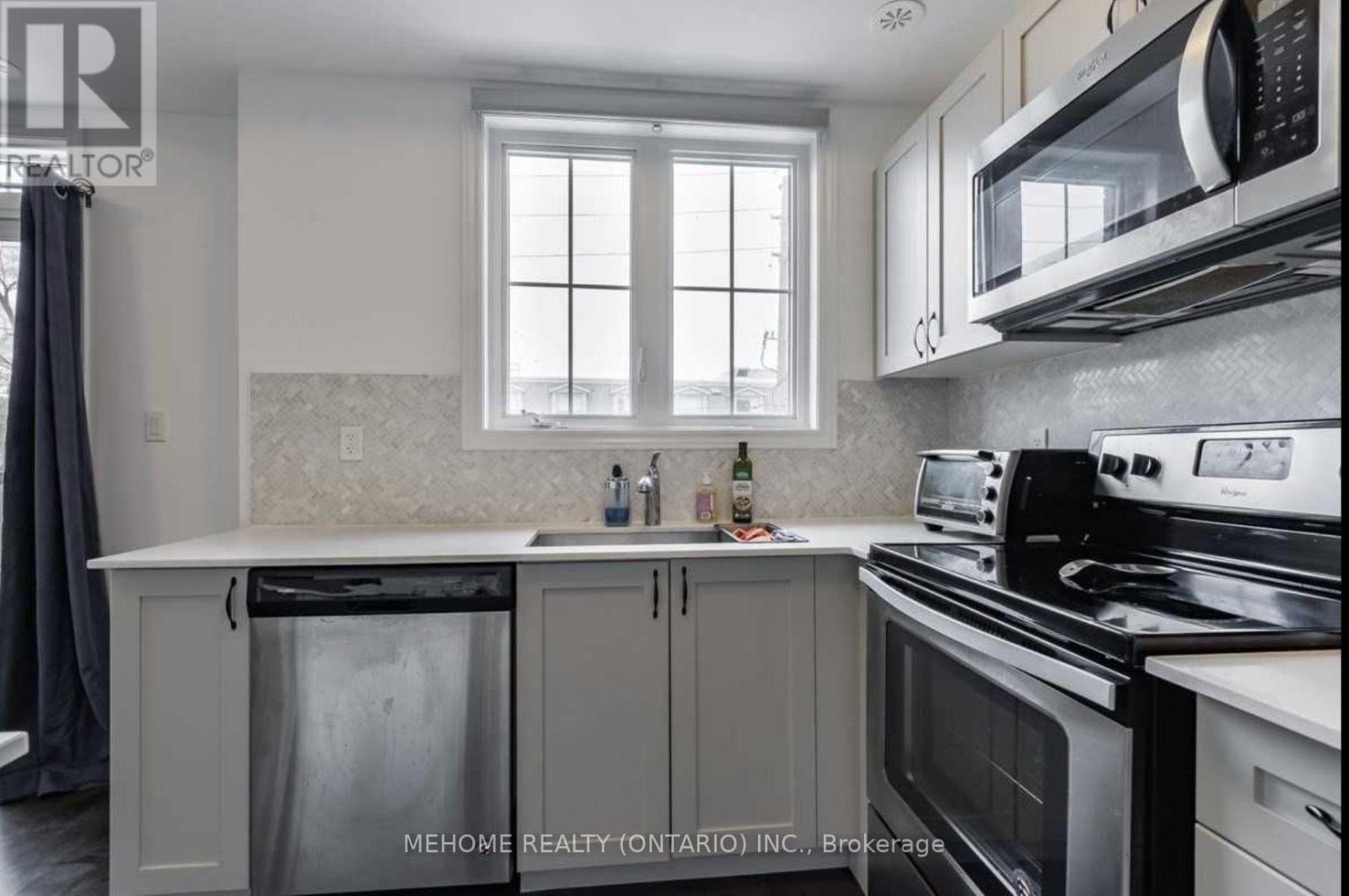 319 - 199 Pine Grove Road, Vaughan, Ontario  L4L 2H7 - Photo 6 - N12515052