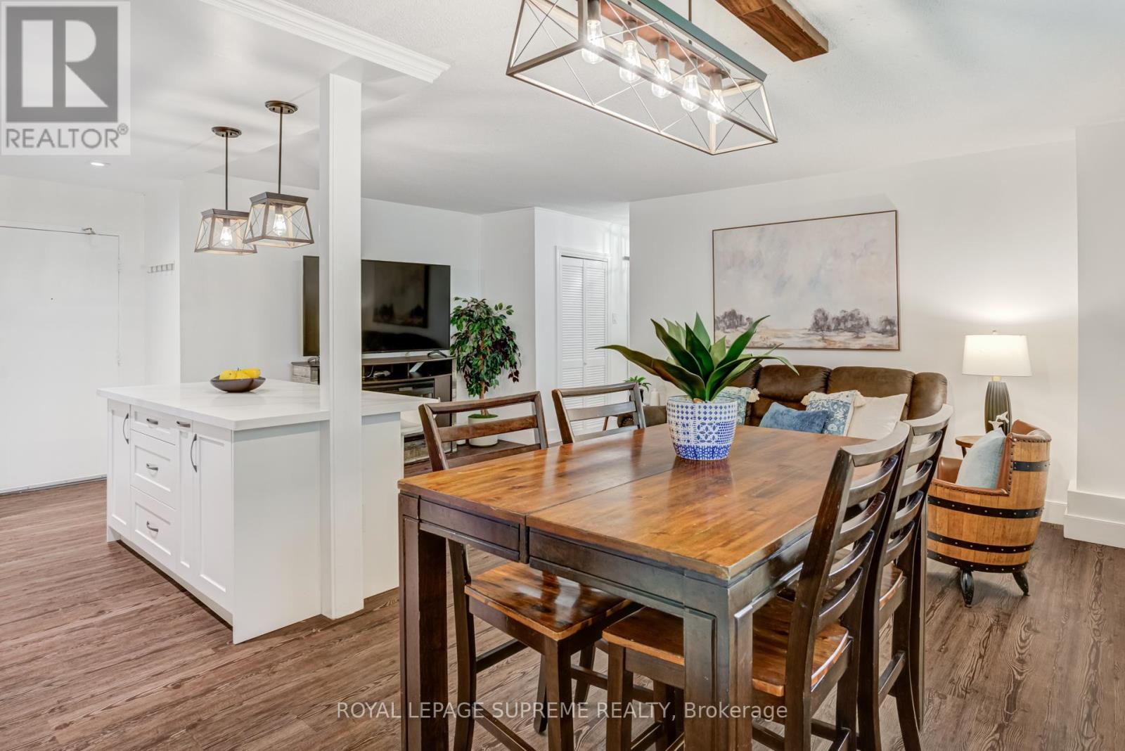 206 - 541 Blackthorn Avenue, Toronto, Ontario  M6M 5A6 - Photo 15 - W12452581