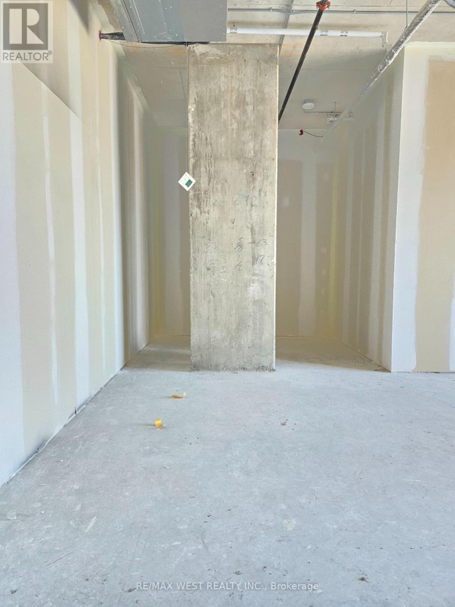 423 - 600 DIXON ROAD, Toronto, Ontario