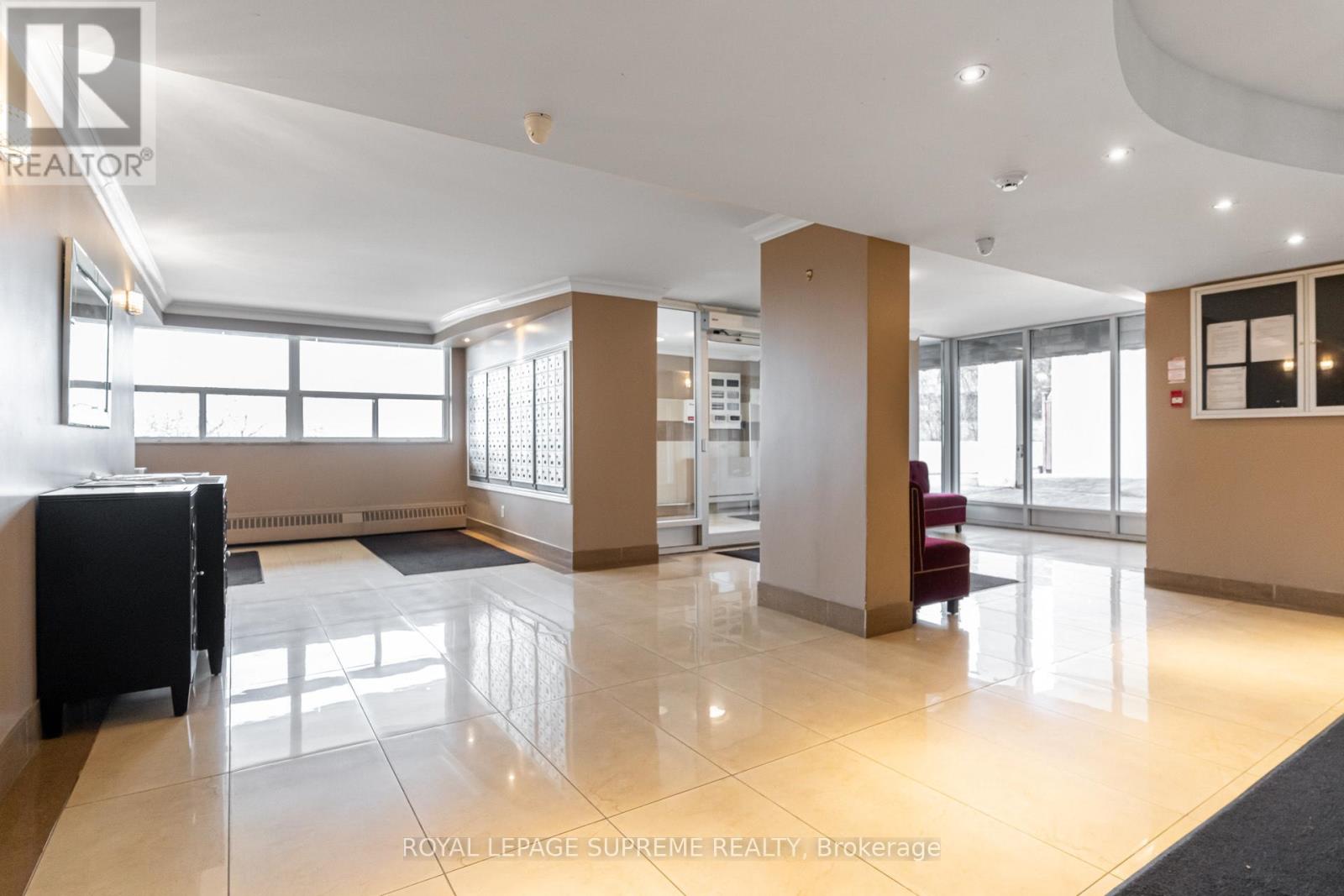 206 - 541 Blackthorn Avenue, Toronto, Ontario  M6M 5A6 - Photo 3 - W12452581