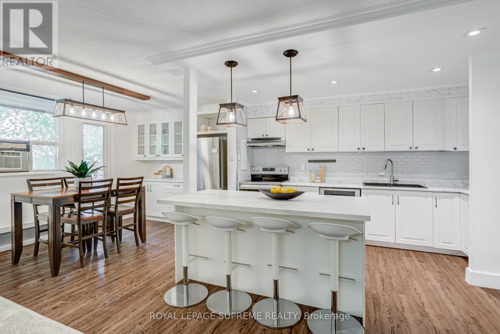 206 - 541 Blackthorn Avenue, Toronto, Ontario  M6M 5A6 - Photo 9 - W12452581