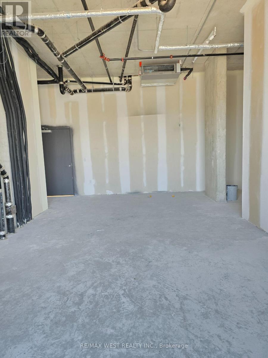 423 - 600 Dixon Road, Toronto, Ontario  M9W 1J1 - Photo 4 - W12543094