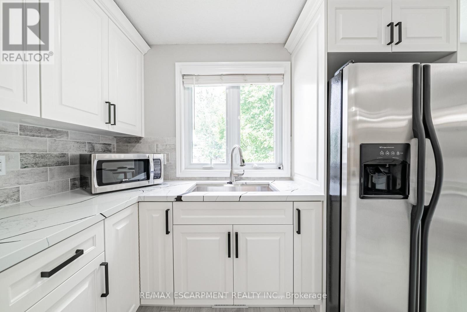 12 Quinlan Court, Hamilton, Ontario  L8W 1K1 - Photo 12 - X12548592