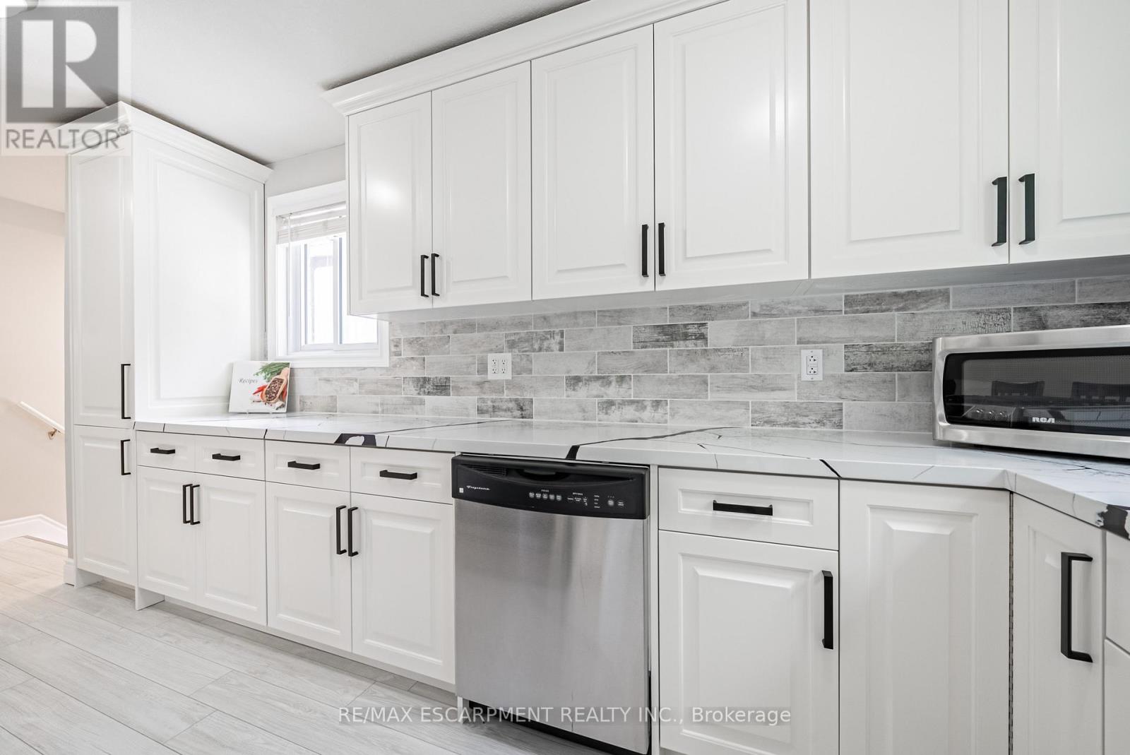 12 Quinlan Court, Hamilton, Ontario  L8W 1K1 - Photo 14 - X12548592